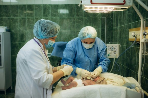 How can UK anesthesiologists improve the management of intraoperative hypotension with machine learning algorithms?